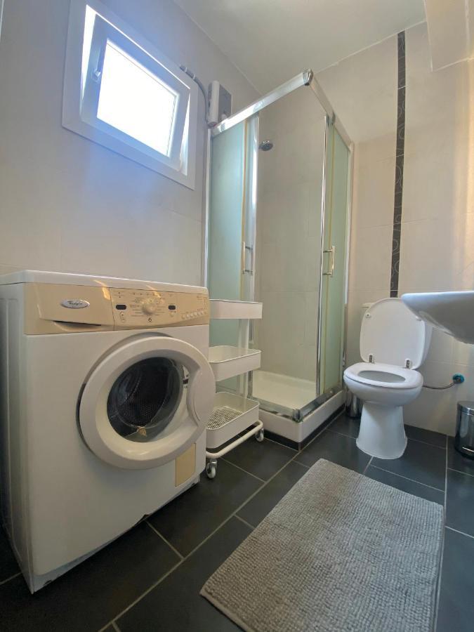 Lovely , Cozy , Modern Seaside Apartment Larnaca Esterno foto